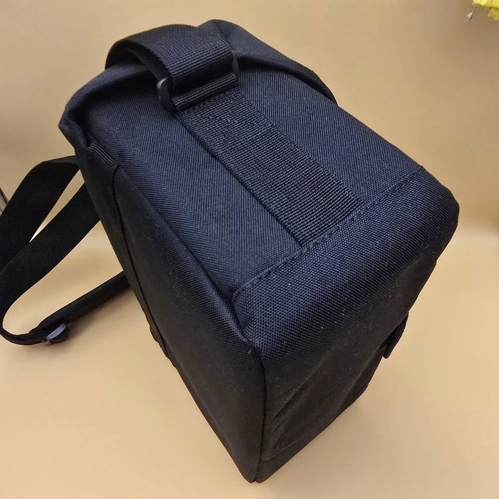 Canon camera shoulder